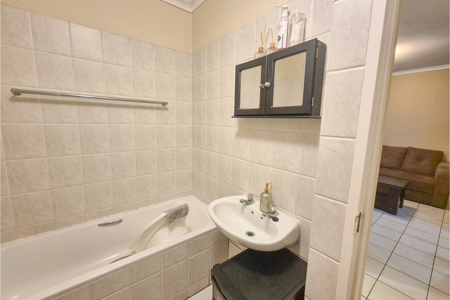 2 Bedroom Property for Sale in Sonstraal Heights Western Cape